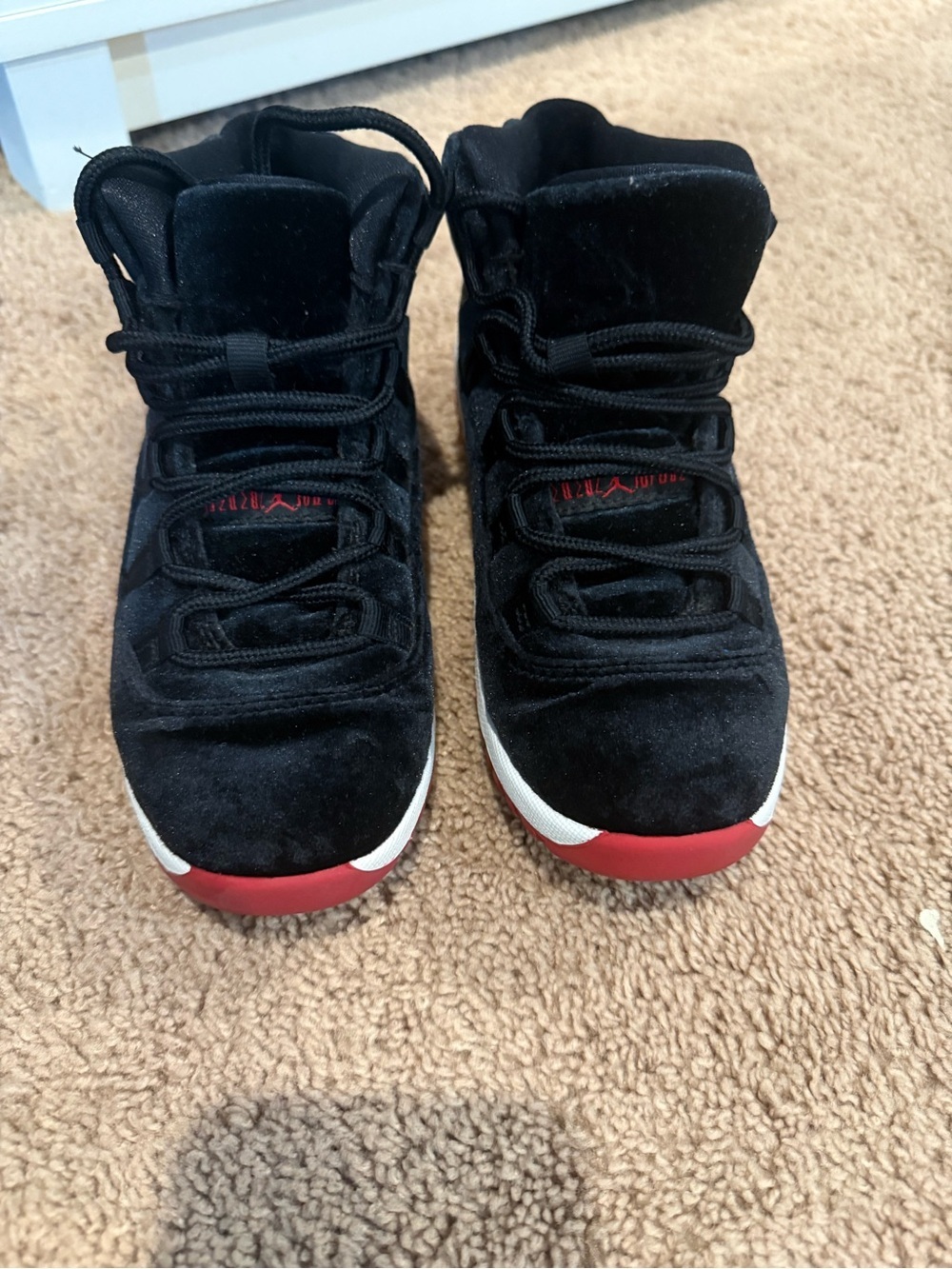 Youth Jordan 11 Retro "Bred Velvet 3y